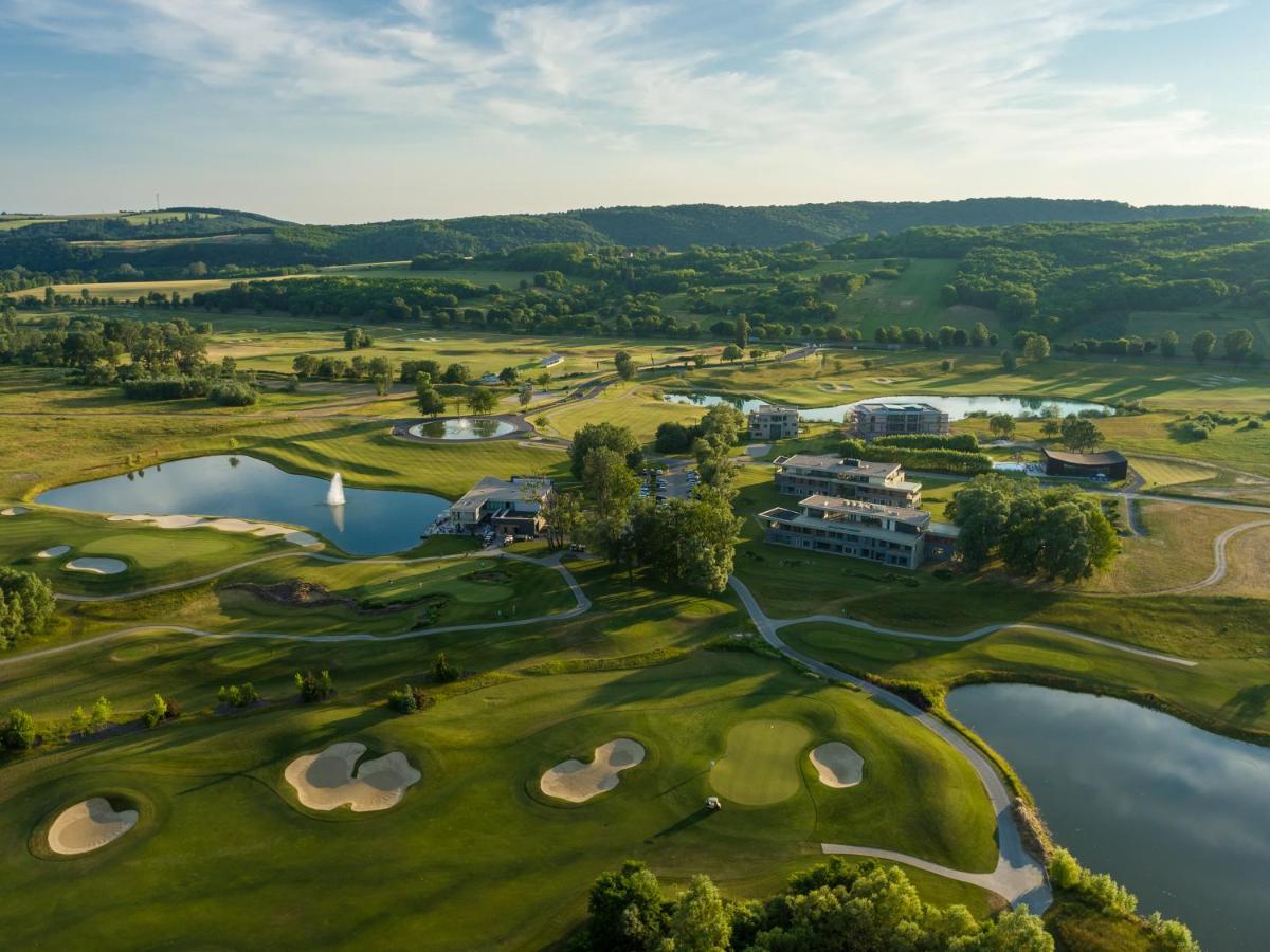 Zala Springs Golf Resort Zalacsány Buitenkant foto