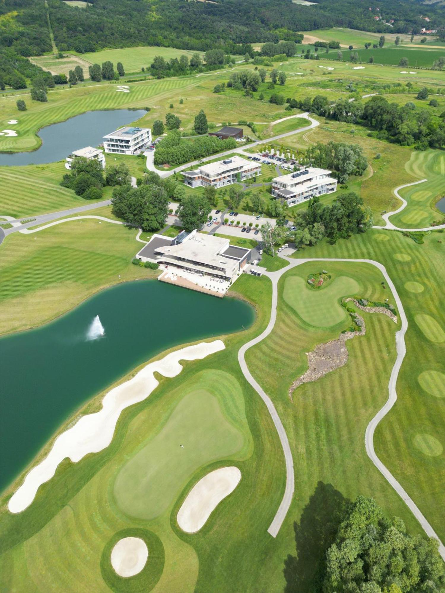Zala Springs Golf Resort Zalacsány Buitenkant foto