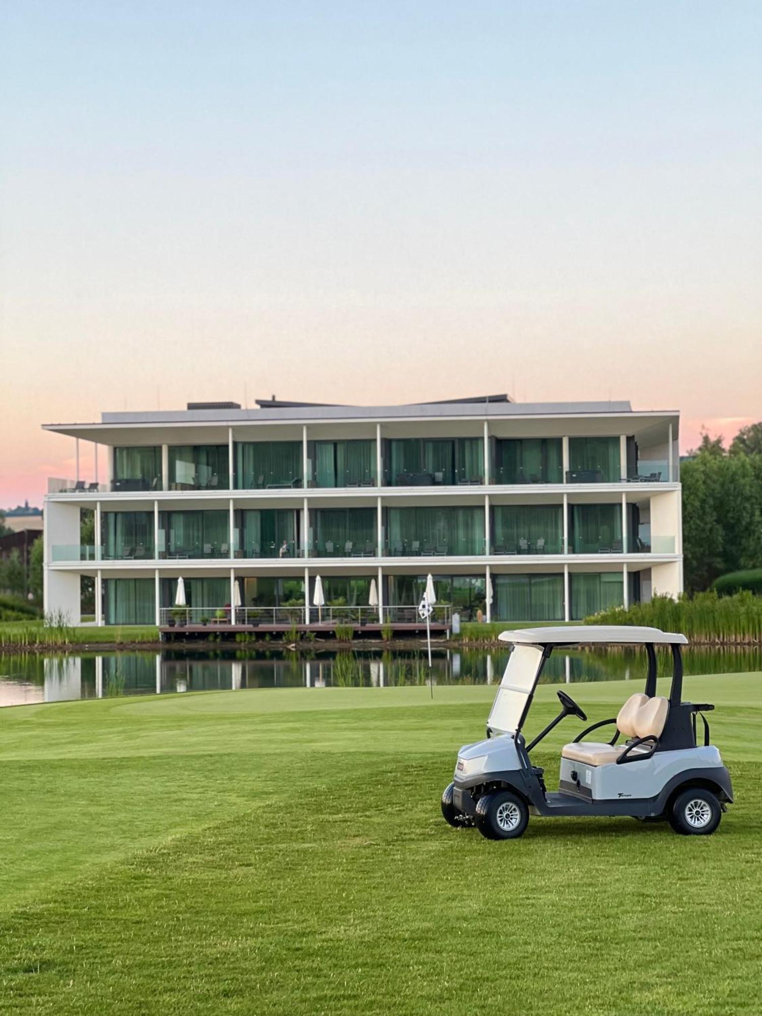 Zala Springs Golf Resort Zalacsány Buitenkant foto
