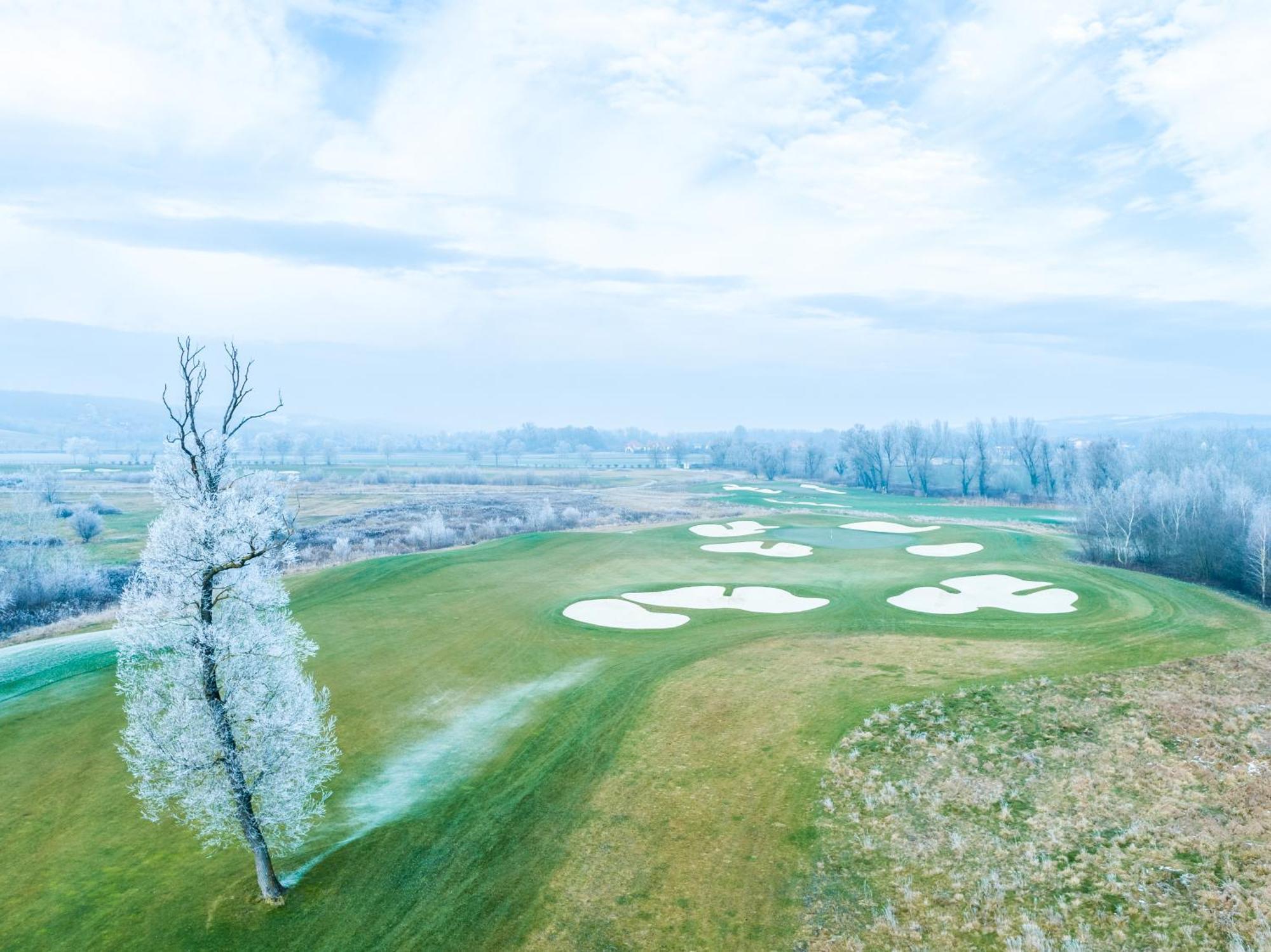 Zala Springs Golf Resort Zalacsány Buitenkant foto