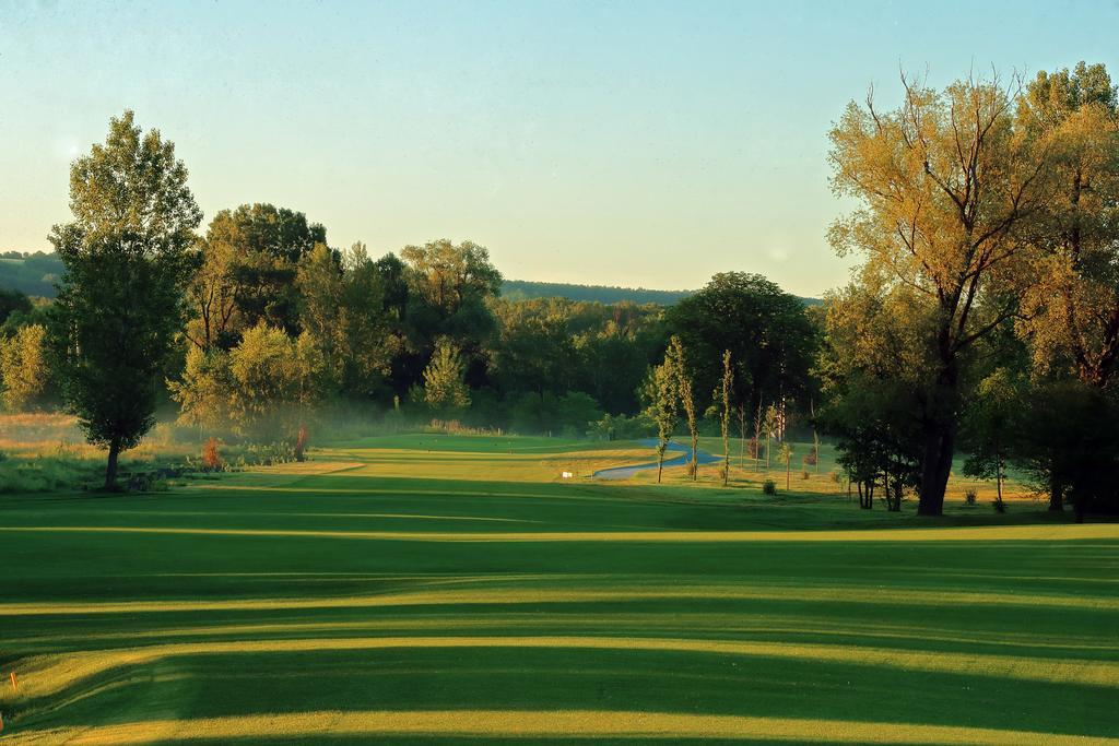 Zala Springs Golf Resort Zalacsány Buitenkant foto